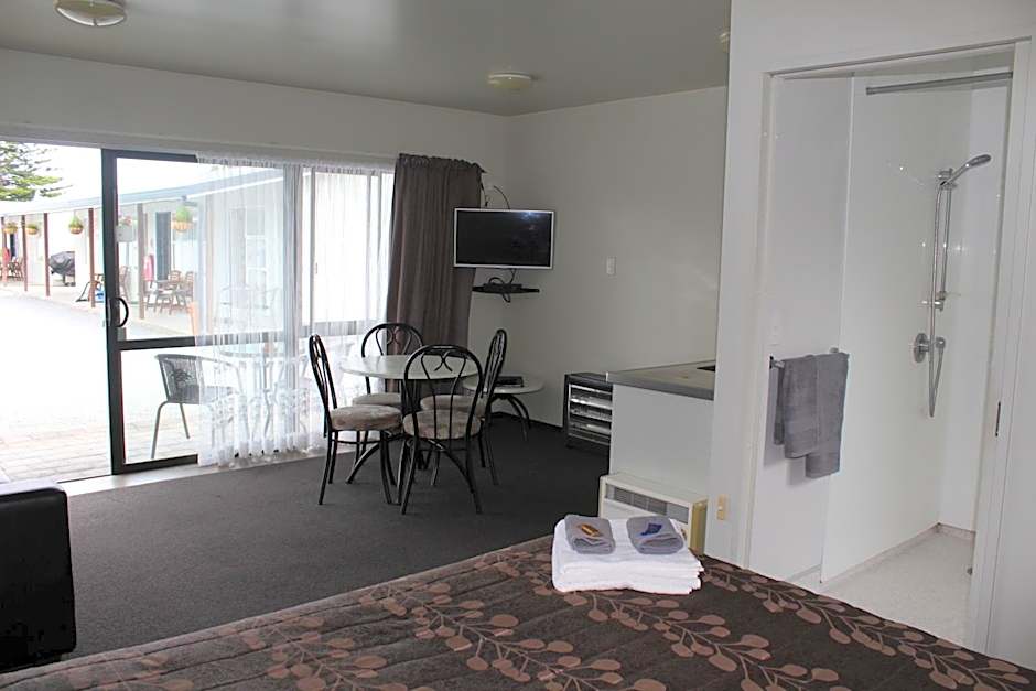 Sierra Beachfront Motel