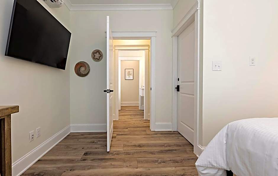 The Waverly 100 Inn at Old Beach