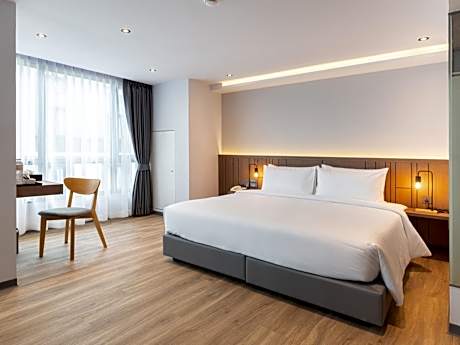 Deluxe Double or Twin Room