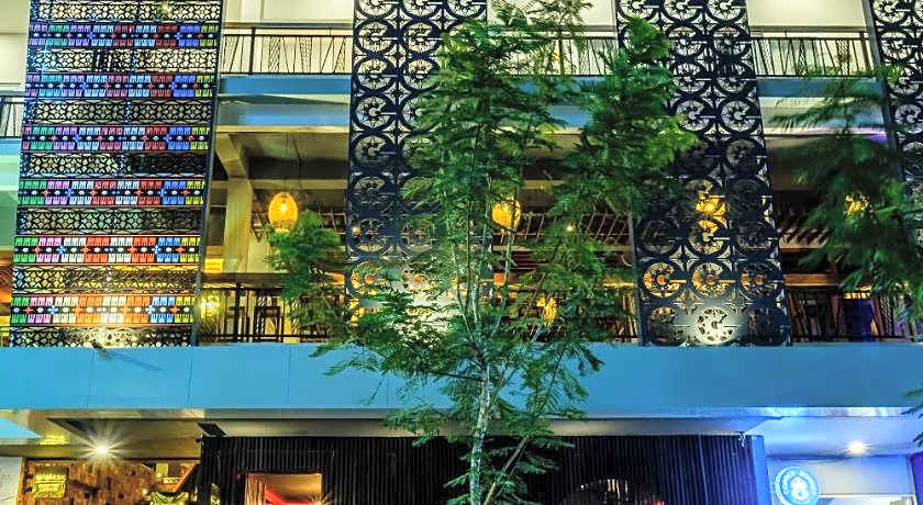 DEJAVU 2.0 HOTEL BAJO KOMODO