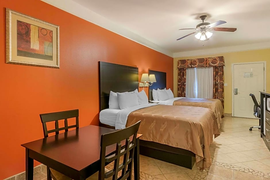 Quality Inn & Suites at The Outlets Mercedes/Weslaco