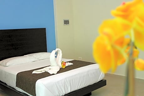 Deluxe King Room with Balcony