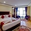 Sumitel Hotel 500 meters from Mall Road