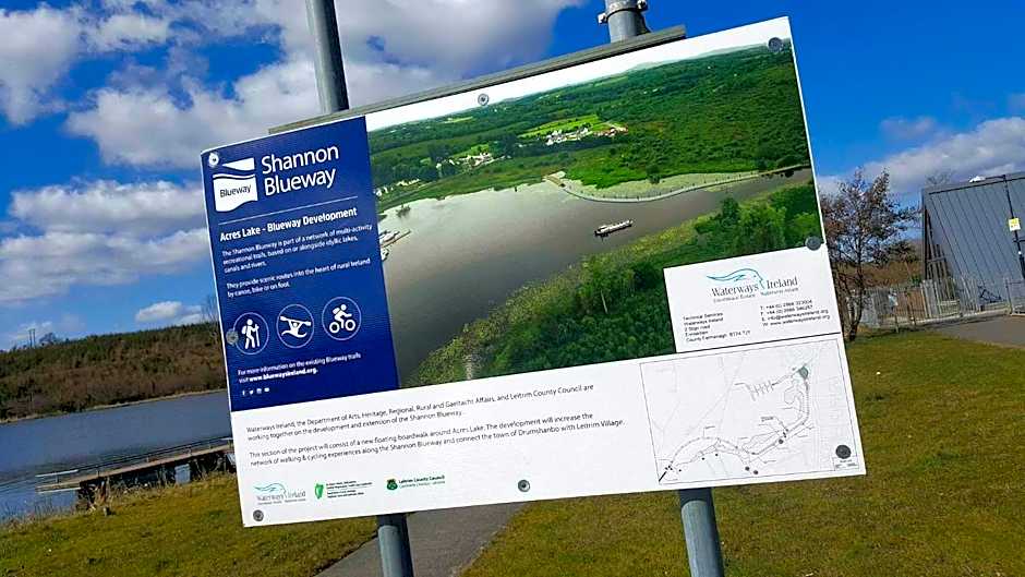 Ridge-Rock Accommodation