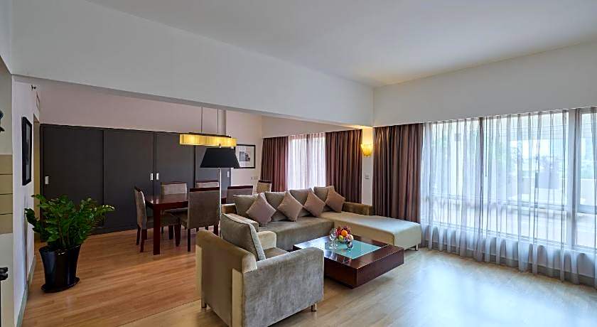 Sofitel Saigon Plaza Hotel