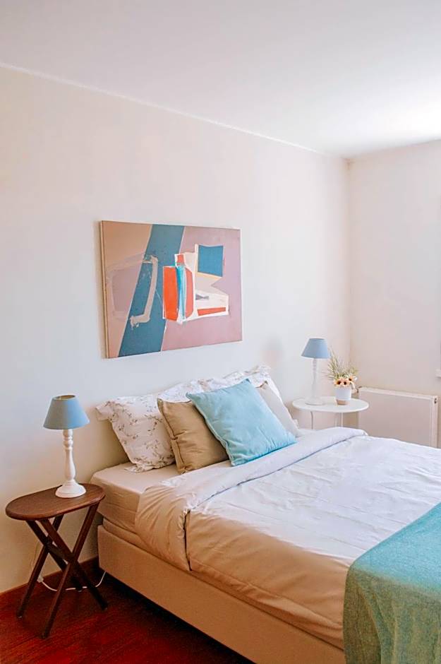 Just like Home - Number 8 em Quinta das Mineirinhas