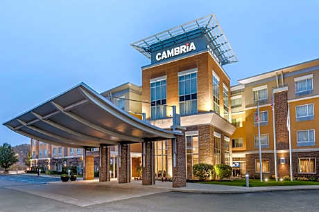 Cambria Hotel Akron - Canton Airport