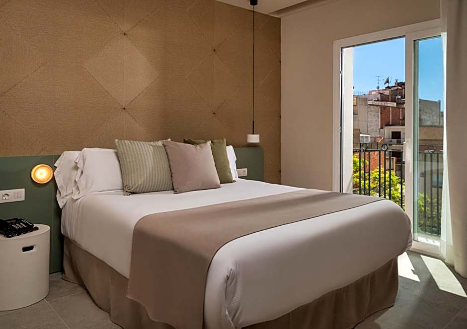 Aqua Hotel Bertran Park