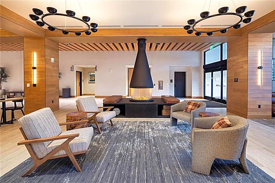 The Key Hotel Dubuque, Tapestry Collection by Hilton