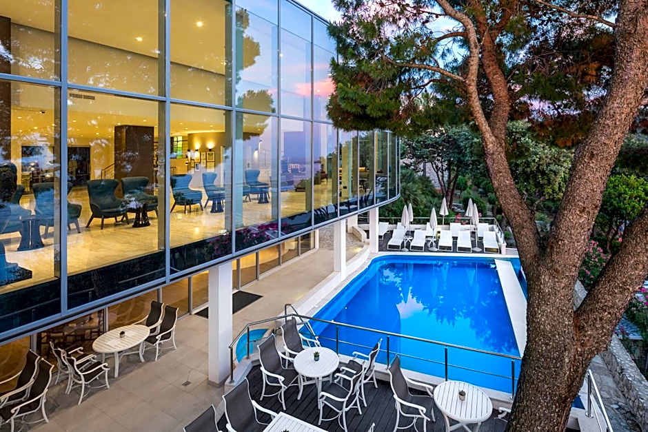 Royal Neptun Hotel