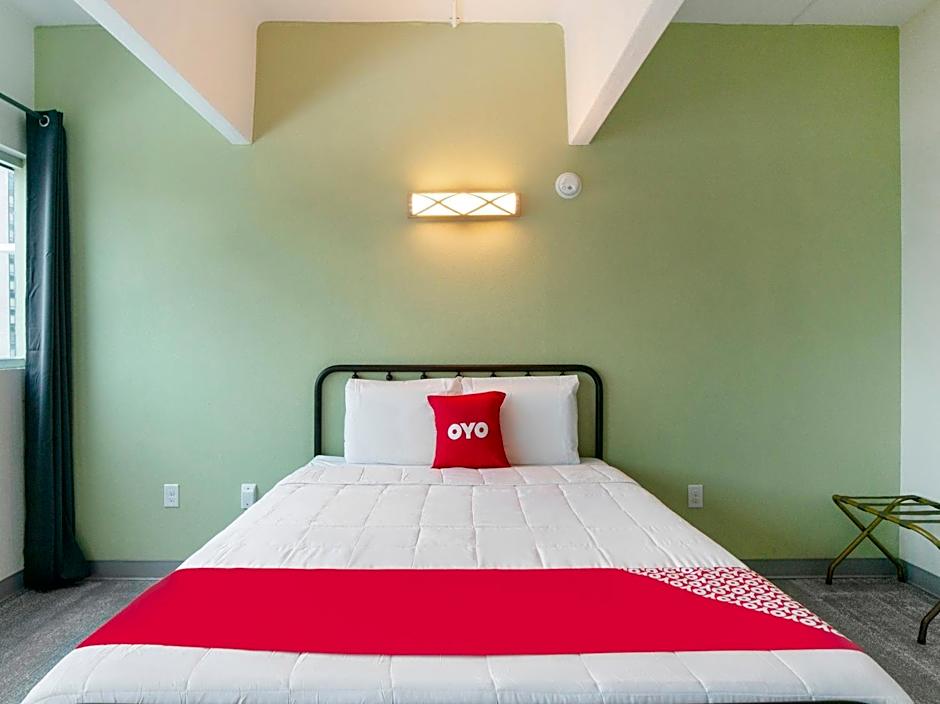 OYO Hotel & Apartments Houston Galleria