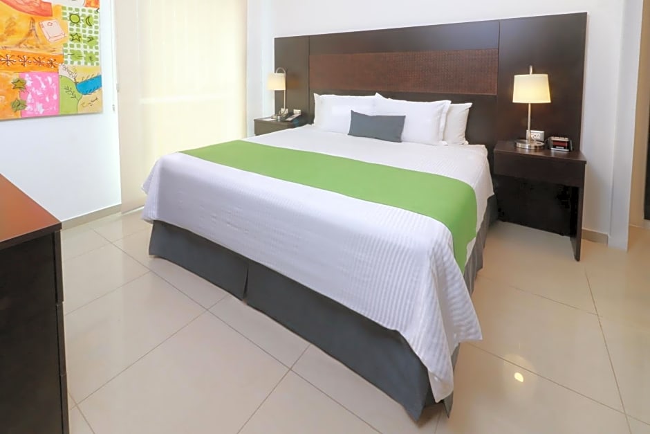 Wyndham Garden Guadalajara Acueducto