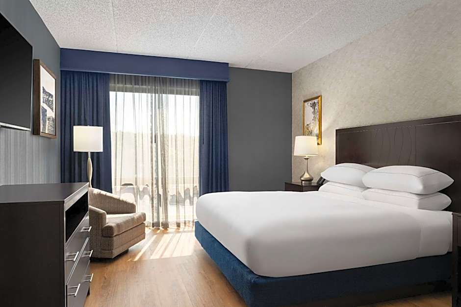 DoubleTree By Hilton Hotel Bradley International Airport