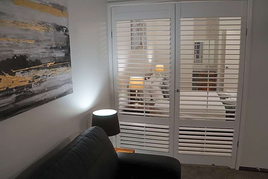 Airlie Seaview Apartments