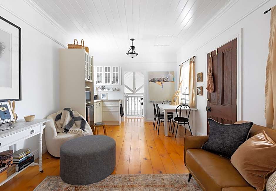 Exclusive Luxury Designer Cottage Estate for 10 - Peaceful Retreat Just 8 Minutes from Maleny