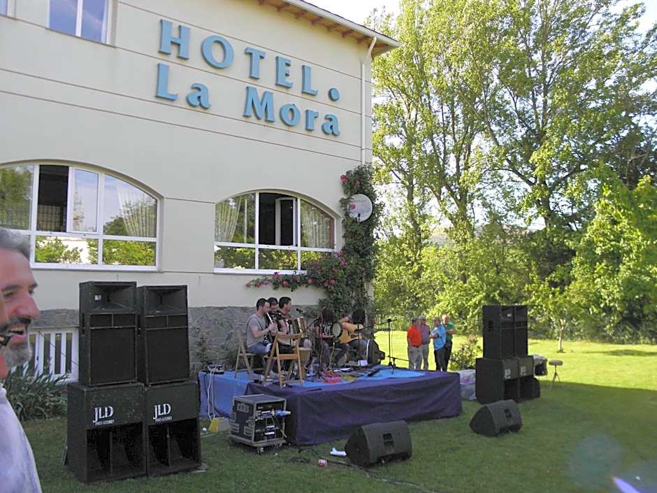 Photo 1 of 32 of Hotel La Mora