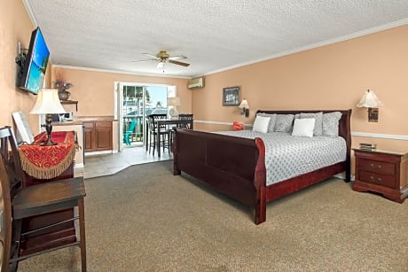 Deluxe King Room - No Water View