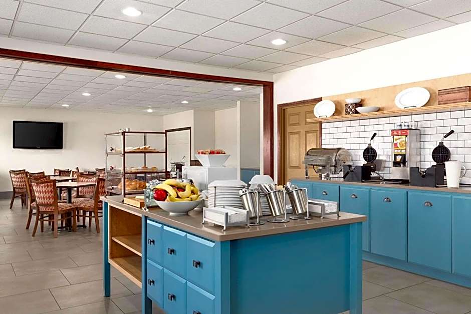 Country Inn & Suites by Radisson, Kearney, NE