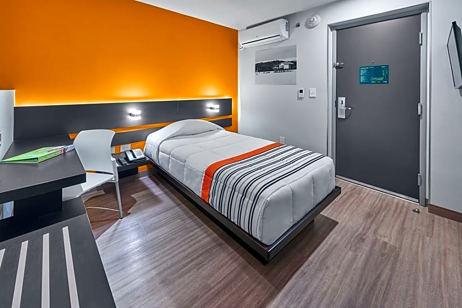City Express Junior by Marriott Ciudad de México Sullivan
