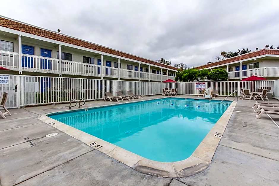 Motel 6-Salinas, CA - North Monterey Area