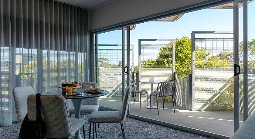 Punthill Essendon Grand Hotel