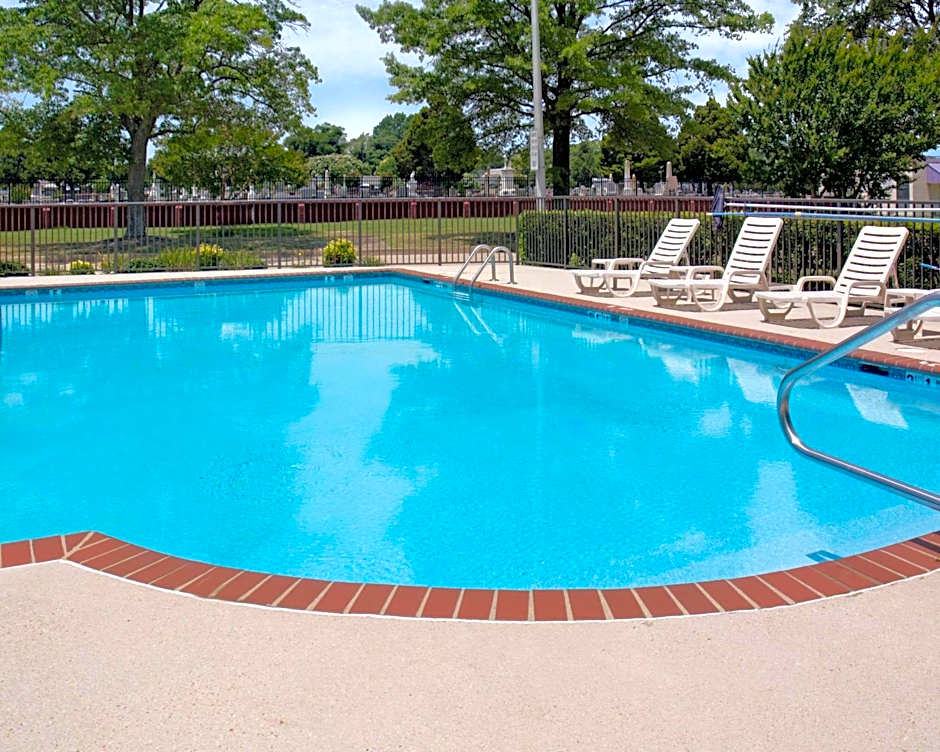 Quality Inn & Suites Olde Town