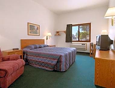 Super 8 by Wyndham Lisbon