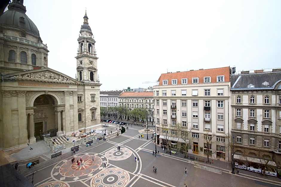 Pal's Hostel and Apartments