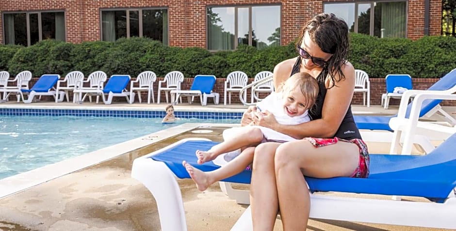 Williamsburg Woodlands Hotel & Suites, an official Colonial Williamsburg Hotel