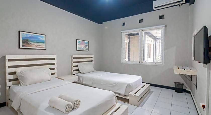 RedDoorz near Exit Toll Pasteur 5