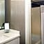 Courtyard by Marriott Oakland Airport
