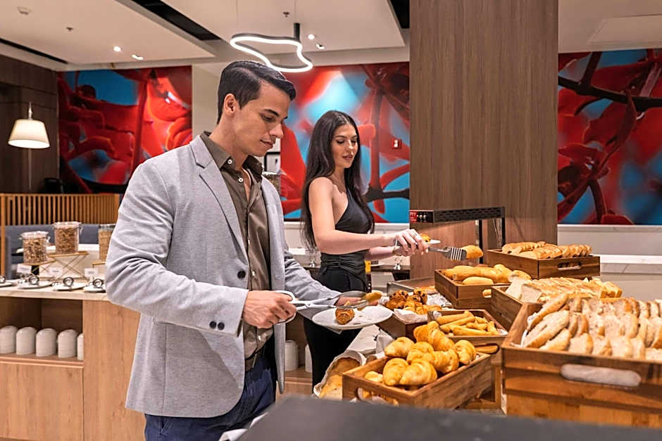 Courtyard by Marriott Panama Metromall