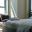 Free housekeeping visits during your stay - StayShort - Bright 1-Bedroom with View Dubai Marina