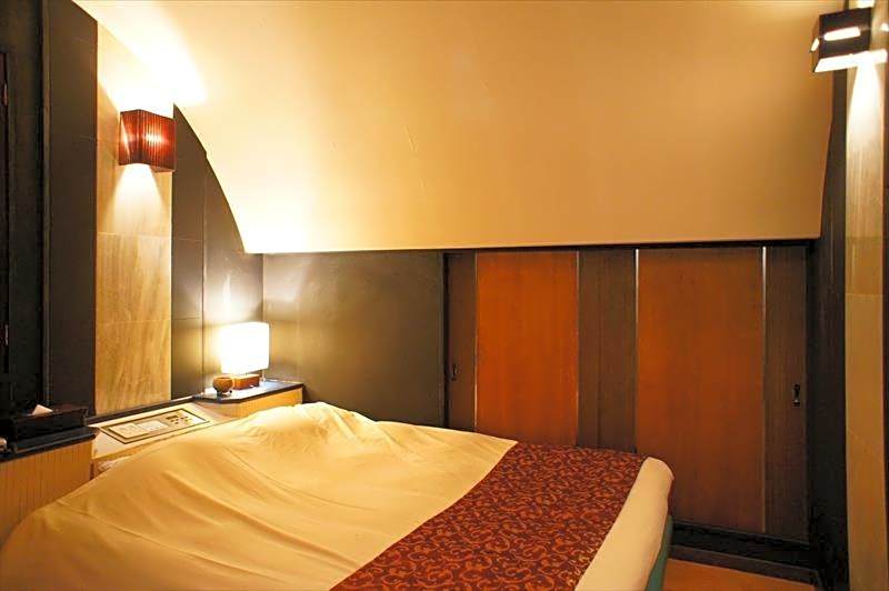 HOTEL CHECK INN BALI adult only