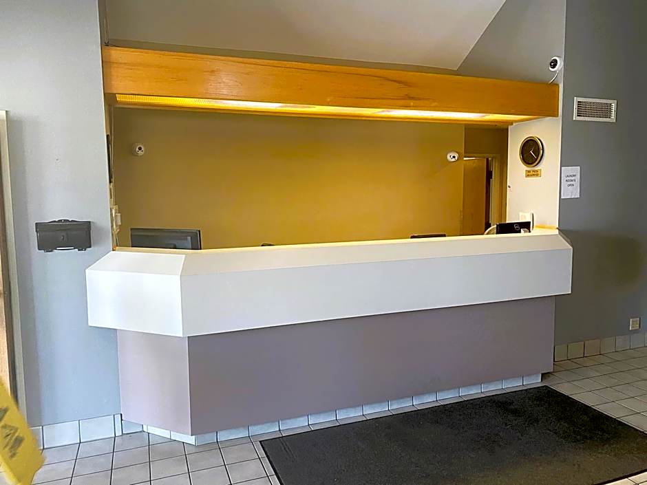 OYO Hotel Lincoln Airport NE, Hwy 80 – Lincoln, NE