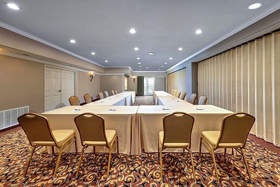 La Quinta Inn & Suites by Wyndham Marble Falls