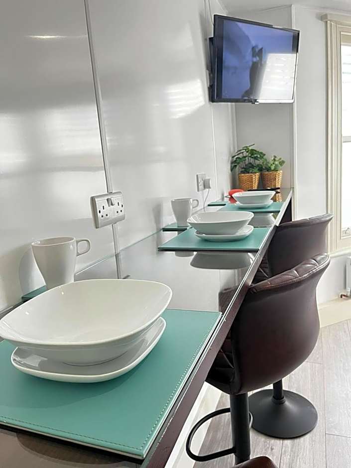 Apt 04 Seaside Serenity Chic Studio Steps to Promenade