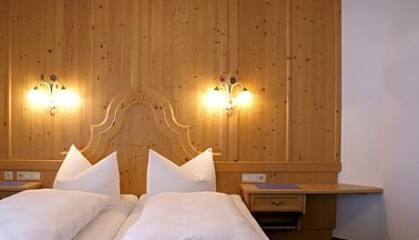 One-Bedroom Apartment (2 Adults)