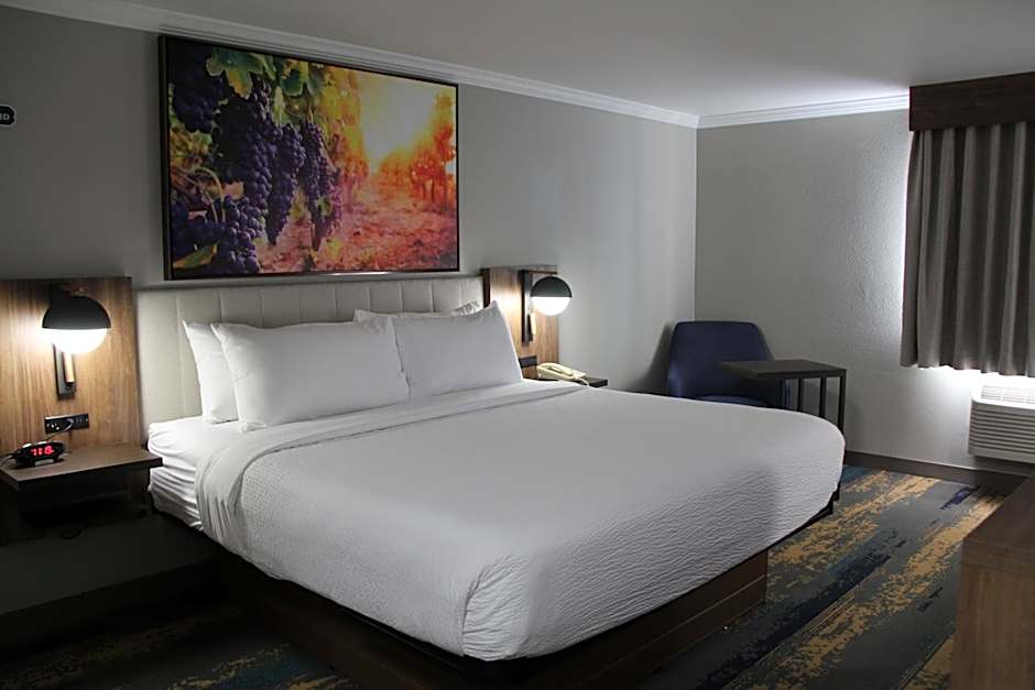 La Quinta Inn & Suites by Wyndham Yakima Downtown