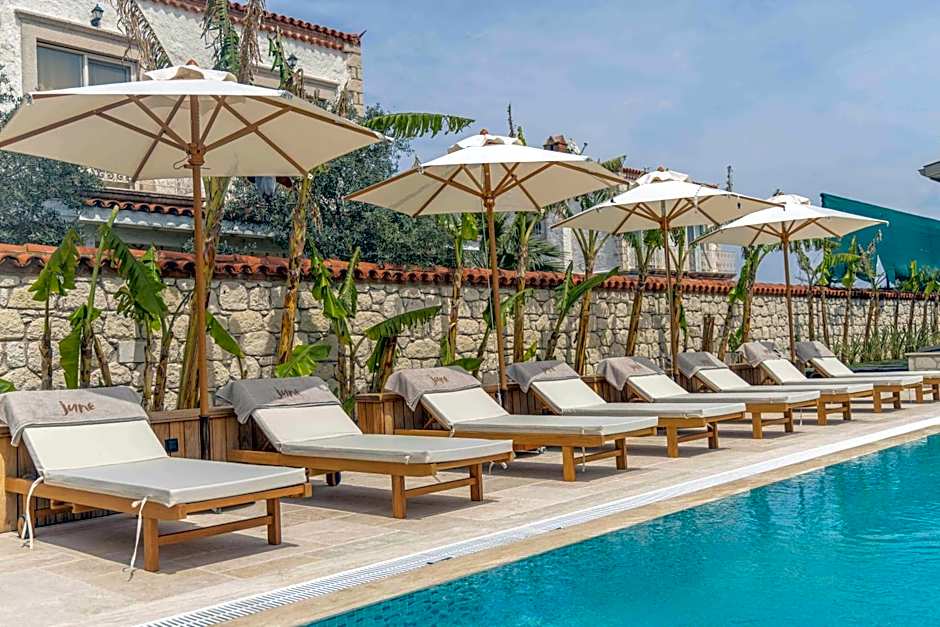 June Alaçatı Adult Only