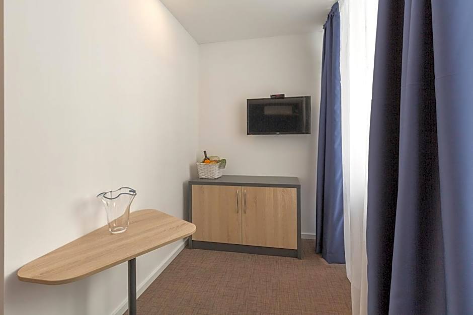 Premium Crown Suites