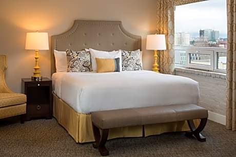 Deluxe King Room with Kitchen