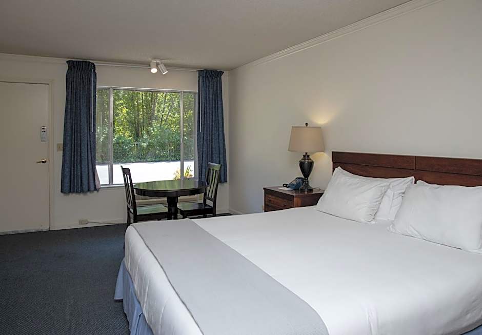 The Occidental Lodge