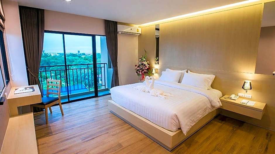 L Hotel