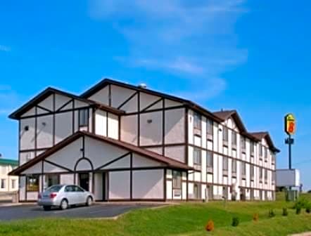 Super 8 by Wyndham Springfield North I-44