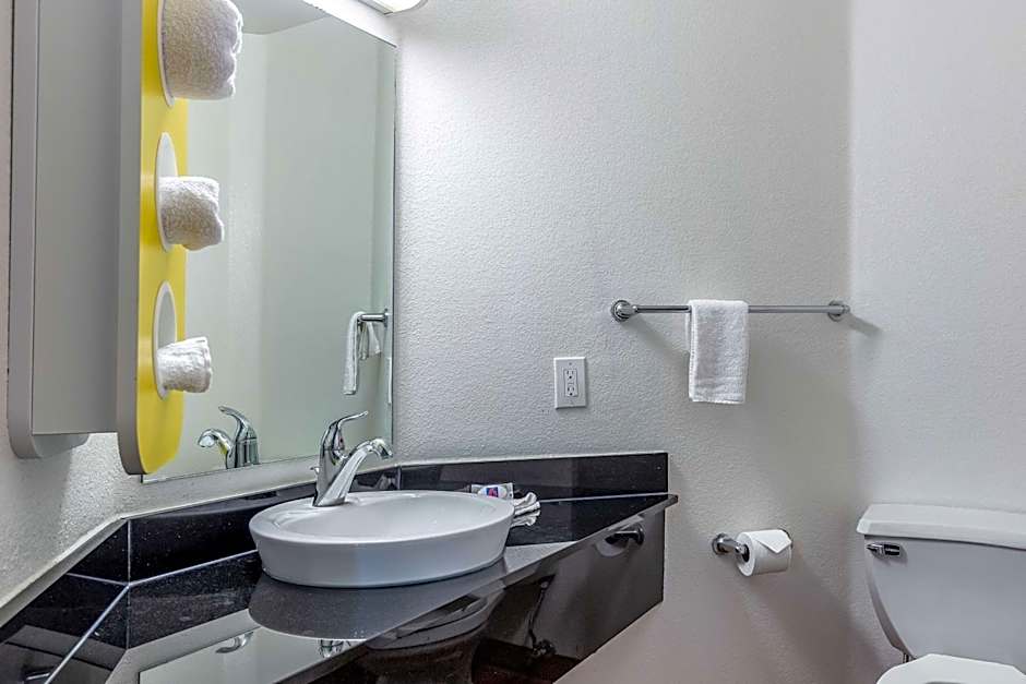 Motel 6-Caseyville, IL - Caseyville Il