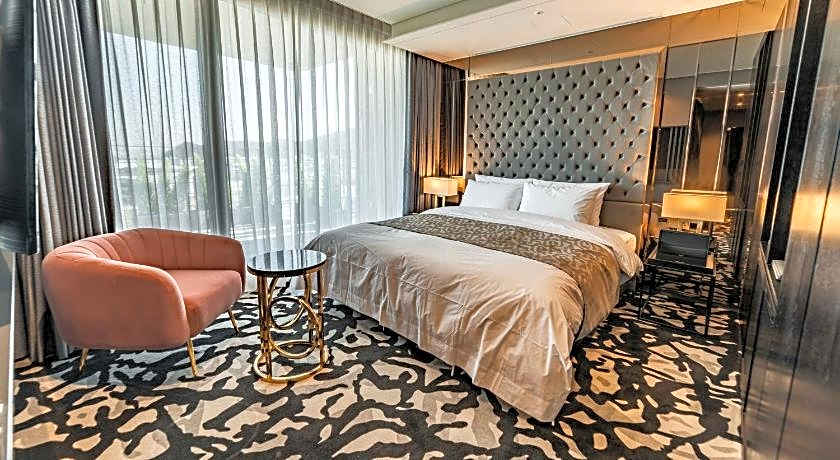 Best Louis Hamilton Hotel westbusan