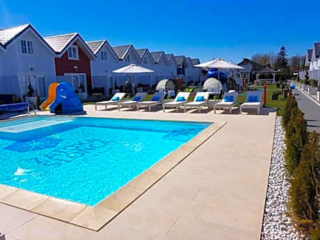 Zatoka Slonca - Domki z basenem, WiFi i parking w cenie!