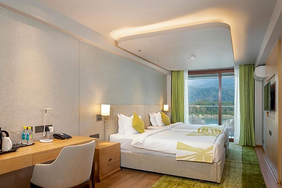 Modi Yoga Retreat - A Luxurious Yoga Retreat on the banks of Ganges