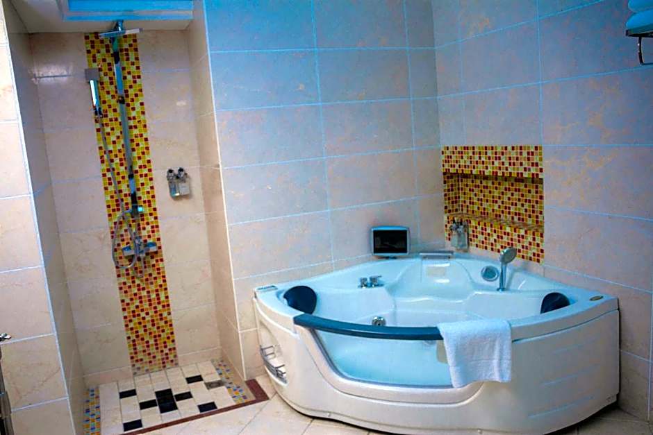 Best Western Plus Paramount Hotel